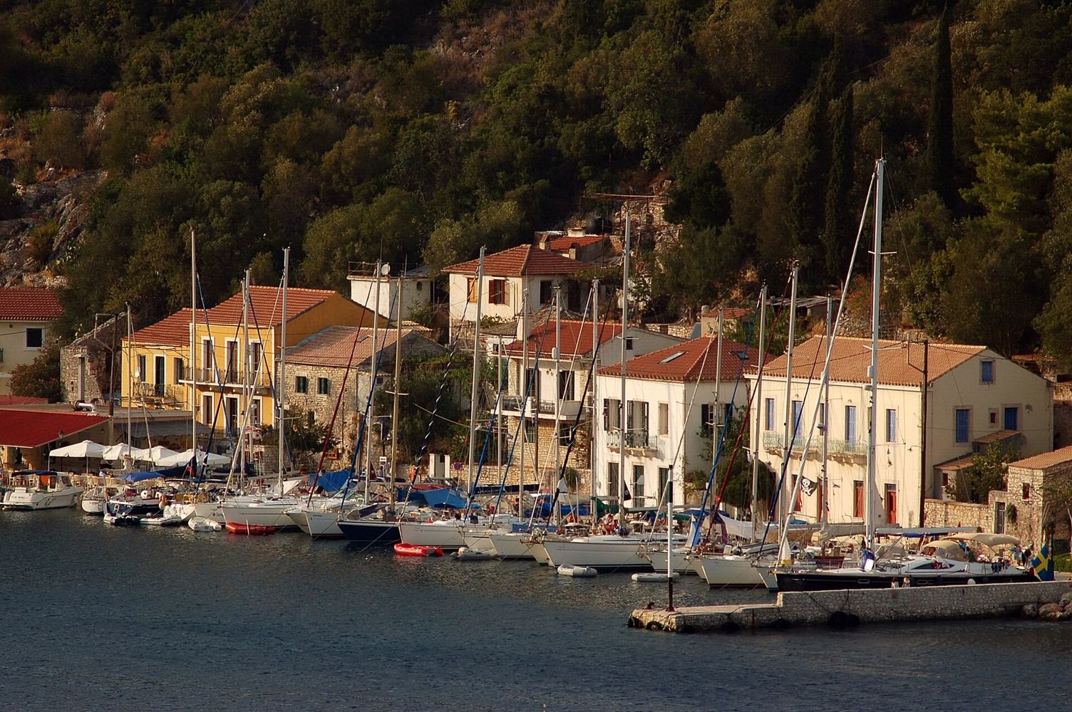 Port w Kioni na Itace