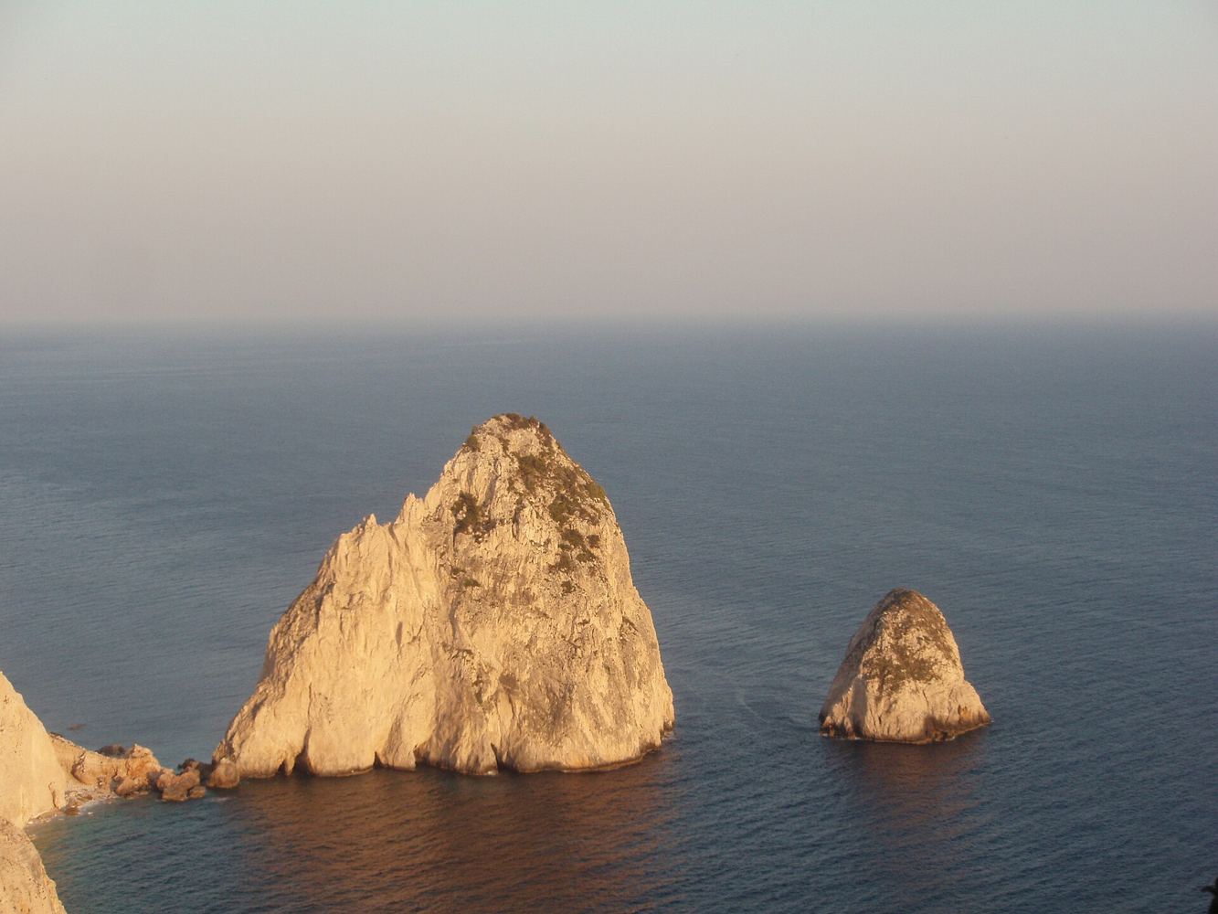 Skały Mizithres przy przylądku Keri na Zakinthos